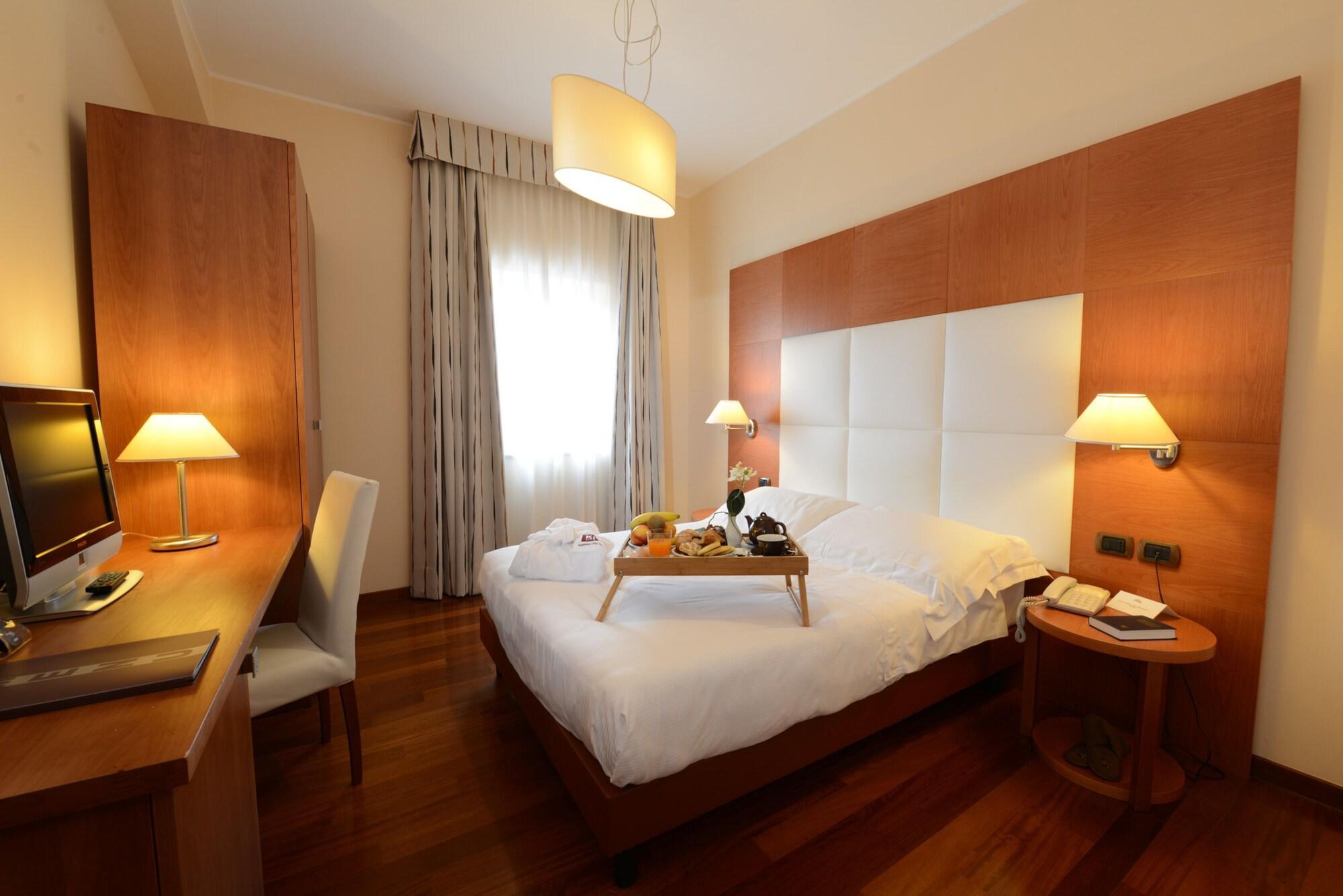 Hotel Guglielmo カタンザーロ エクステリア 写真