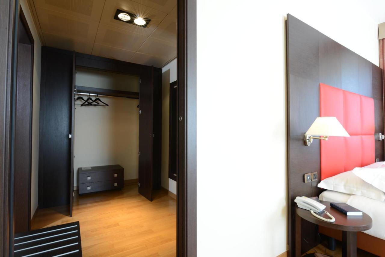Hotel Guglielmo カタンザーロ エクステリア 写真